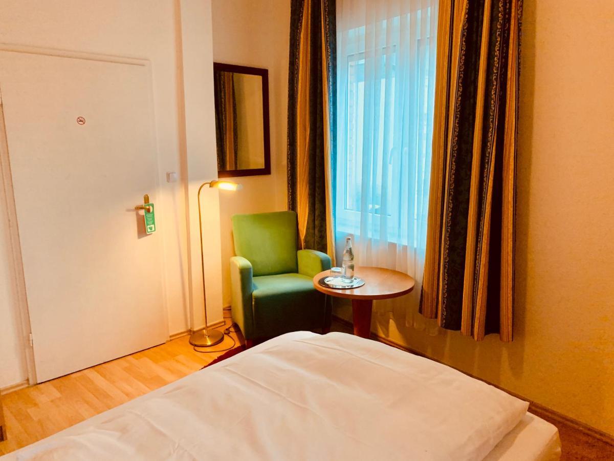 Hotel Gasthaus Zur Eule Cologne Exterior photo